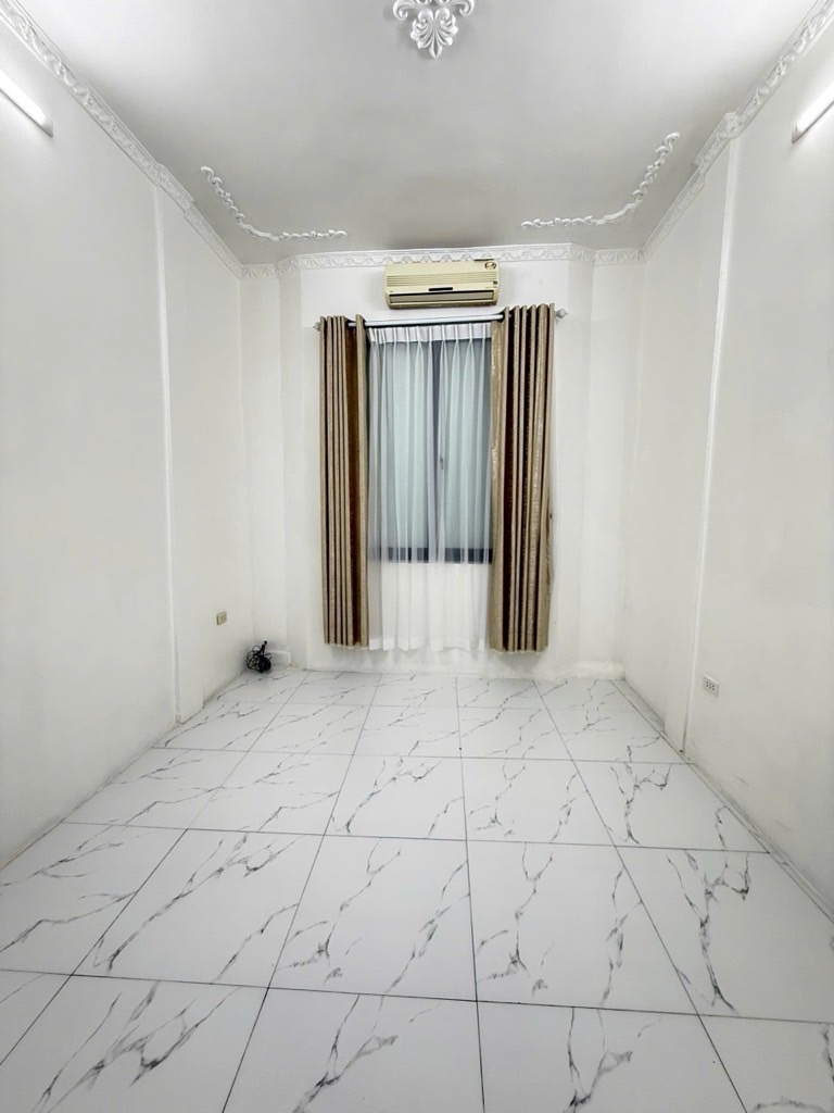 CẦN BÁN NHÀ TRUNG TÂM ĐỐNG ĐA - AN SINH AN NINH TỐT - TIỆN ÍCH BẠT NGÀN - 40M2 - 5 NGỦ